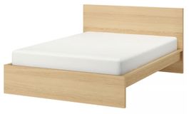 IKEA Malm Bett (140x200 cm) inkl. Lattenrost und Matratze