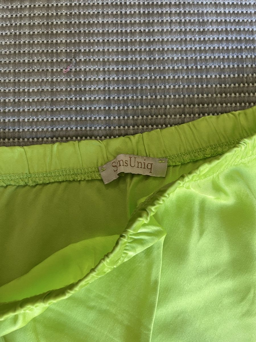 Gonne: Jupe longue verte en satin, Taille S – Usato da Hauterive NE venduto da Lipal 2
