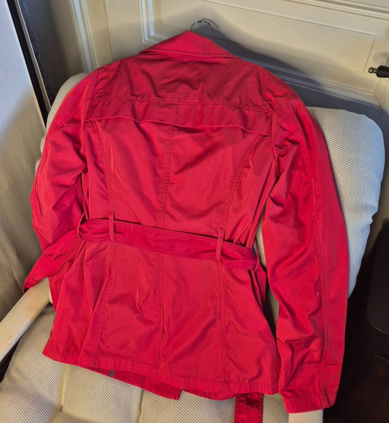 Cappotti: Roter Trenchcoat – Usato da Leissigen venduto da ali_k9v8 6