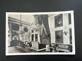 AK 1931 Versailles Queen Bed-Room    (G371)