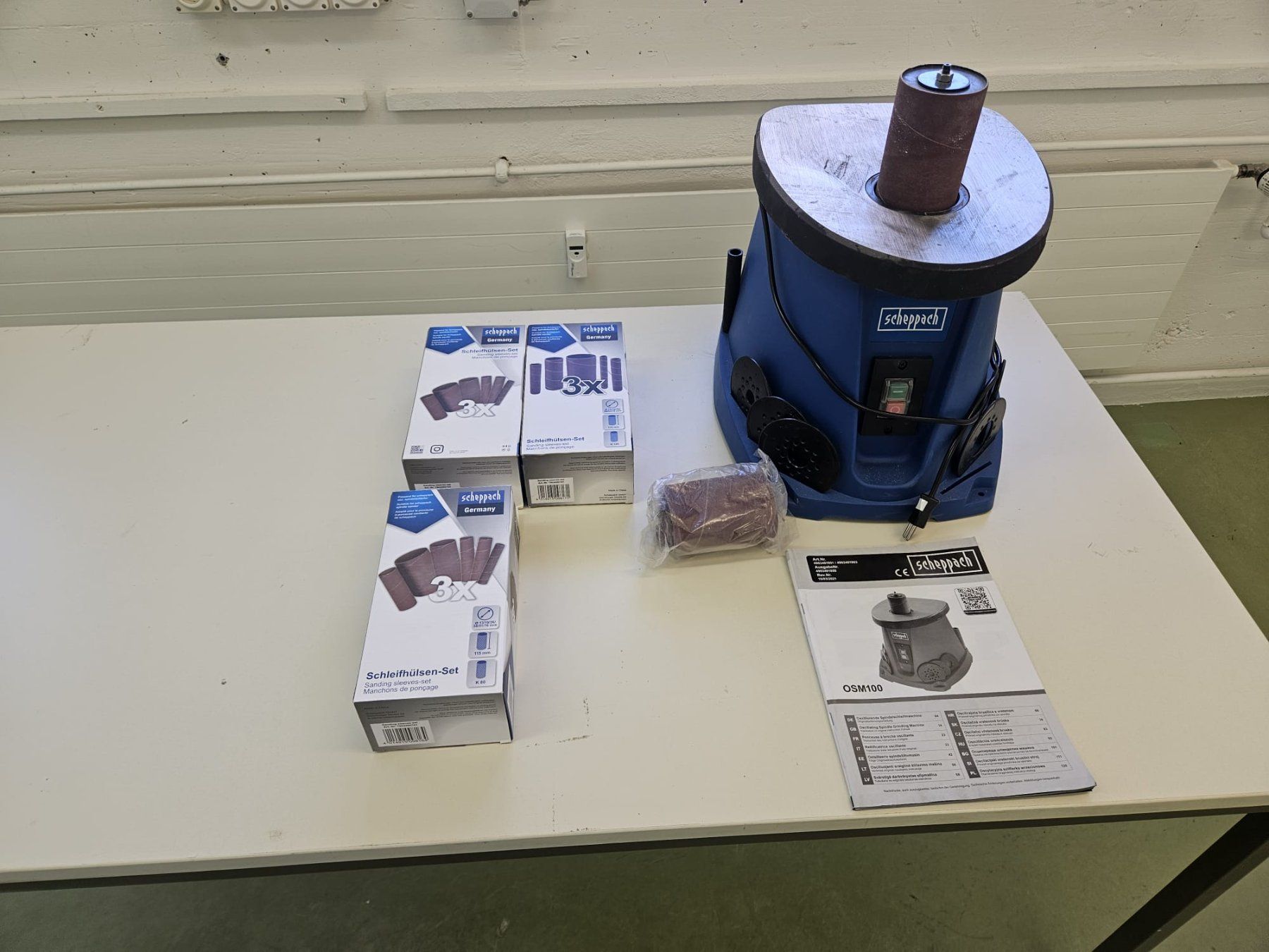 Smerigliatrici & Lucidatrici: Schleifmaschine mit Tisch – Nuovo (secondo la descrizione) da Winterthur venduto da Moineau_Mechanics 1