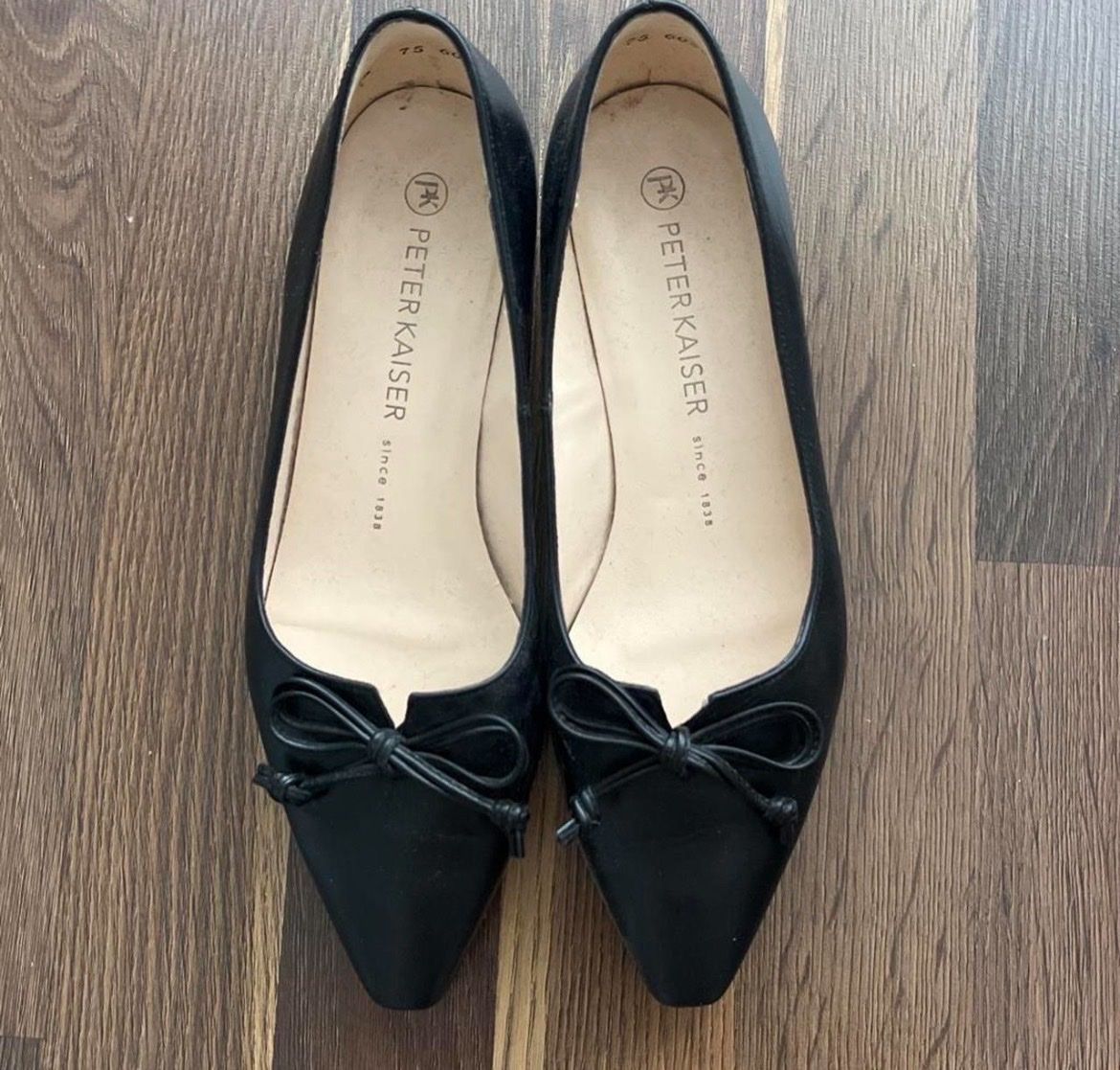 Kaiser Scarpe da donna: Peter Kaiser Leather Pumps Black Grösse 36 Pointed Bow – Nuovo (secondo la descrizione) da Lostorf venduto da Djmartin1