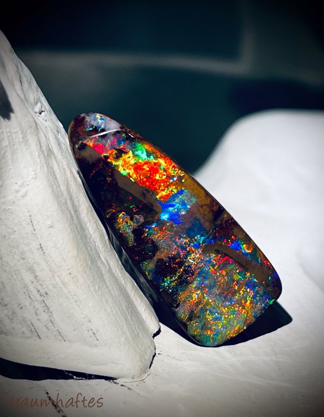 Pietre preziose: Riesiger Boulder - Opal - Sensationelle Farben & Brillanz – Nuovo e nell'imballaggio originale da Thun venduto da Traumhaftes 1