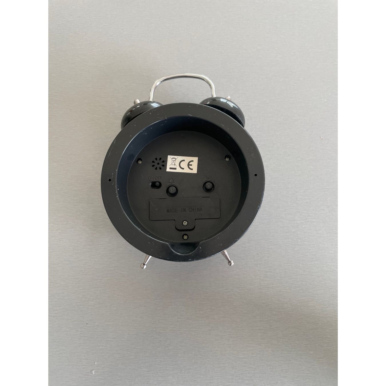 Wecker: Wecker, Quarz, schwarz, Durchm. 9cm, H 17, B 12cm – Gebraucht aus Amriswil von fit8580 5