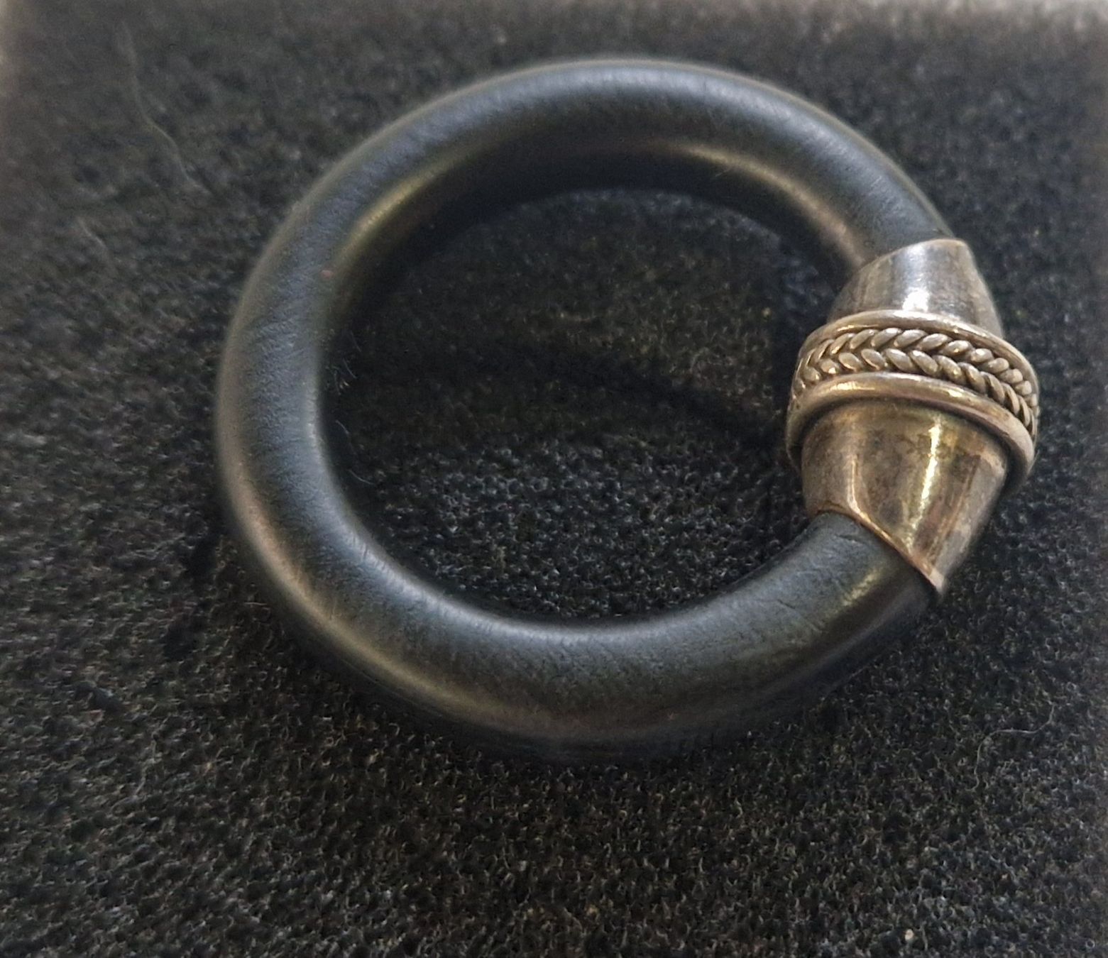 Ringe: RING MIT GUMMIBAND – Gebraucht aus Bilten von Mic2022 2