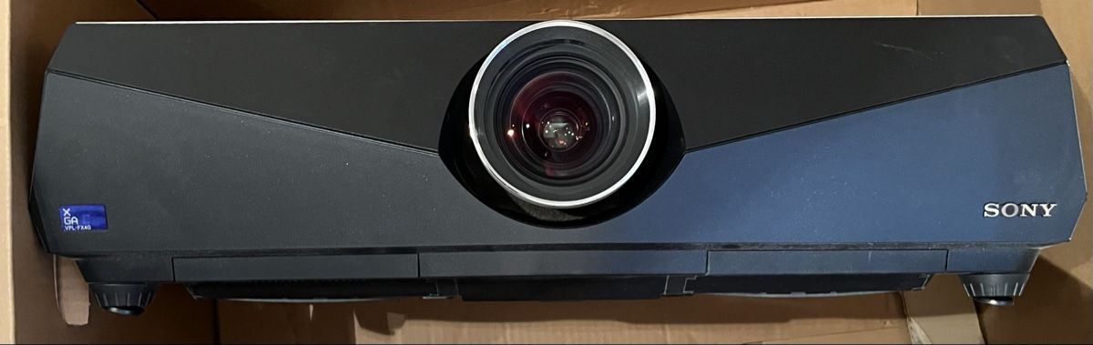 Sony Proiettori: Sony VPL-FX40 Beamer - Top Bildqualität! – Usato da Basel venduto da Ch2005 5