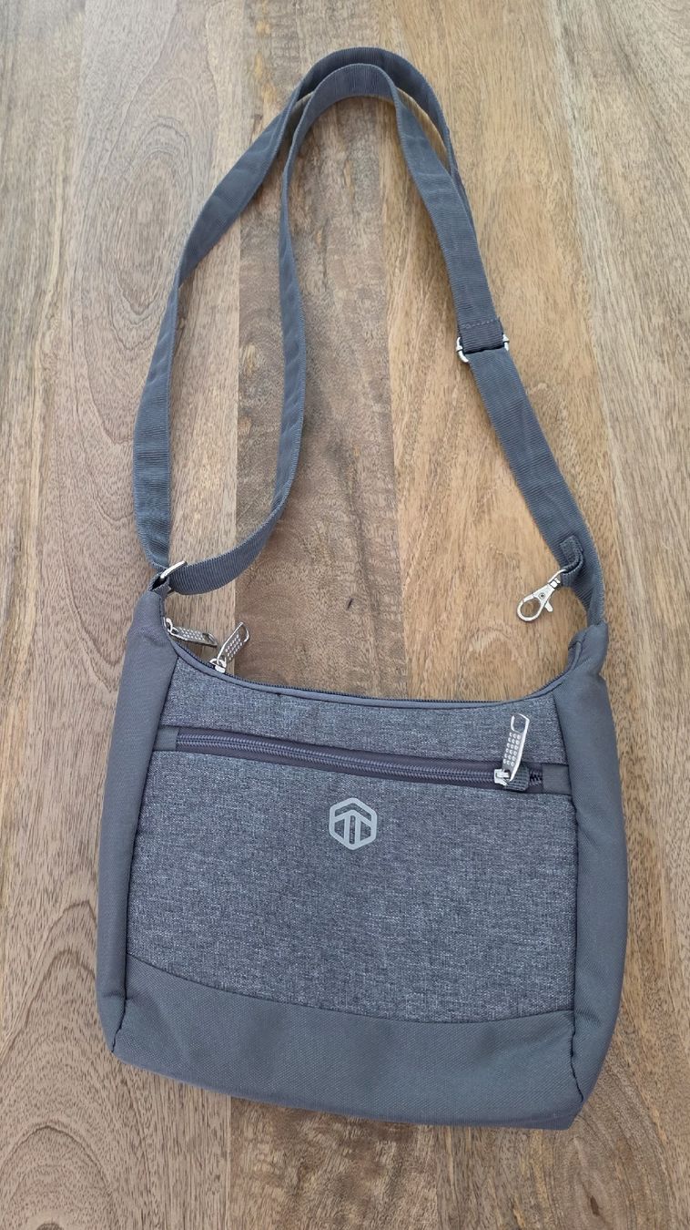 Sacs: Tasche grau mit RFID Schutz , Neu – Neuf (Voir description) à Rheinsulz par Gilea 2