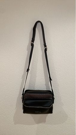 Sac Valentino  Noir, Élégant et Pratique! ✨👜