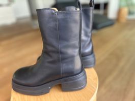 Tod‘s Boots, kaum getragen, ledergefüttert