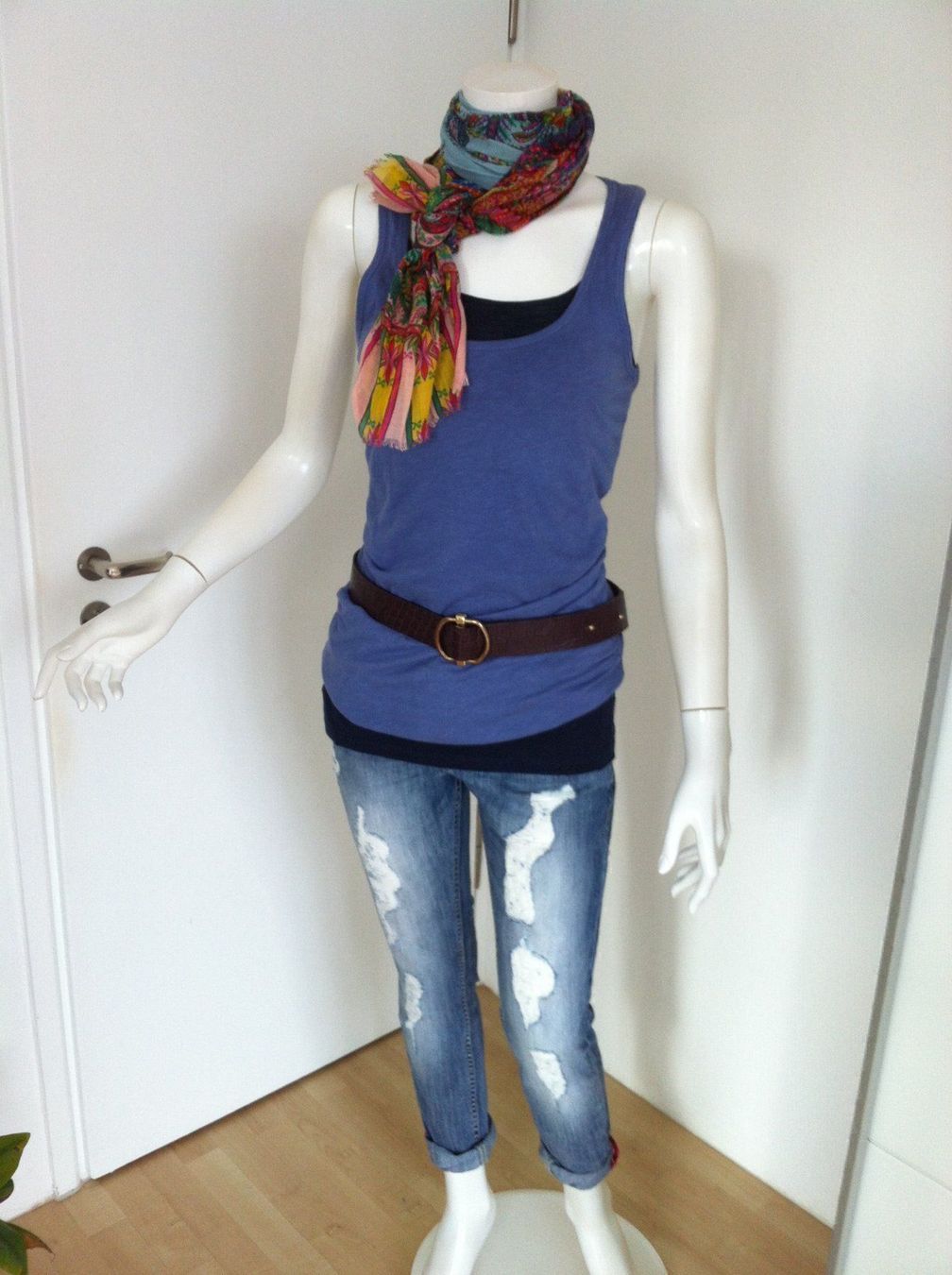 Mango Top: 🤩MANGO BASIC TANK TOP BLAU NEUWERTIG & ARMANI P. – Nuovo (secondo la descrizione) da Olten venduto da Naja-Twins-Twins 1