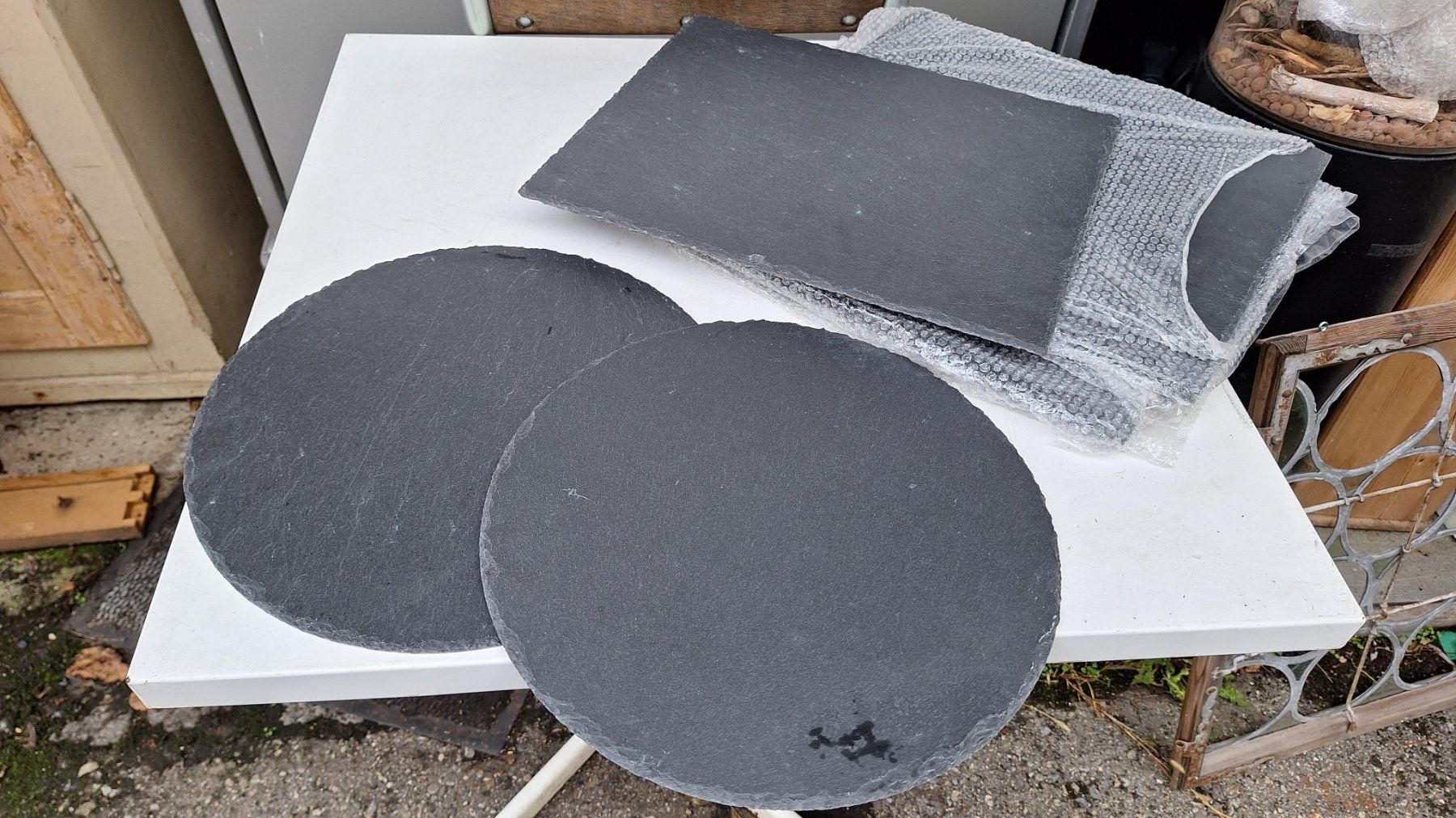 Servierplatten: Schieferplatten Servierplatten Set mit 2 rund, 4 rechteckig – Gebraucht aus Weinfelden von JoeBaer