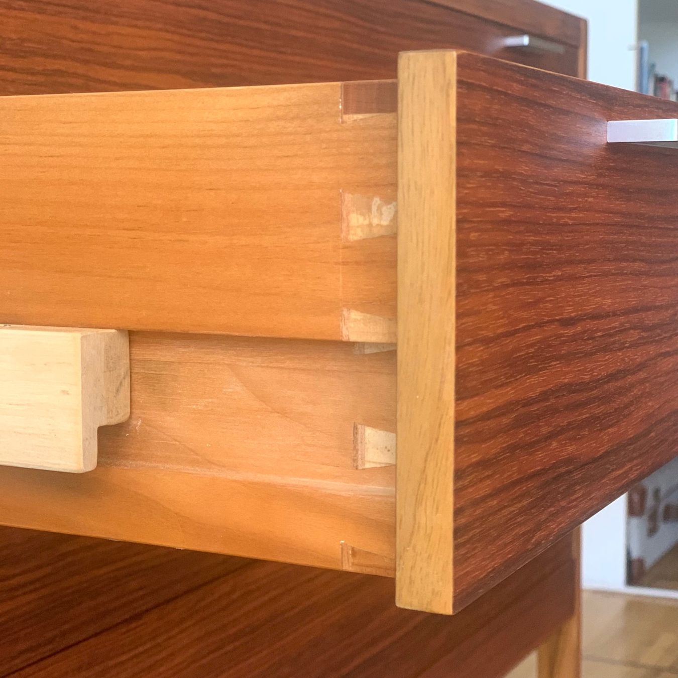 Cassettiere: Kommode/Sideboard aus den 60/70er Jahren – Usato da Winterthur venduto da Trouvailles-77 8