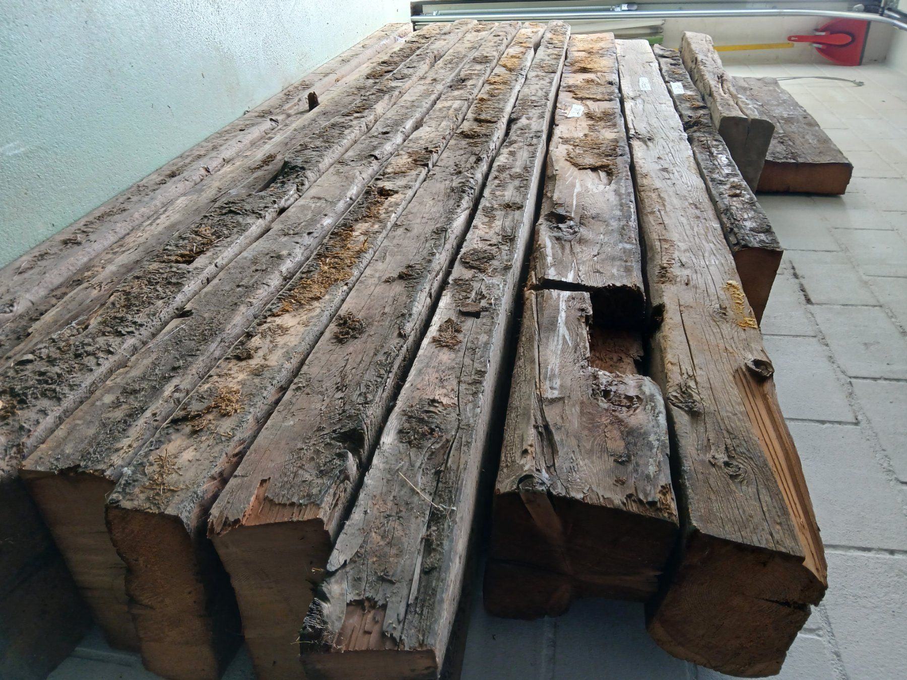 Articoli in legno: Rustikale Lärchenholzbalken – Usato da Zuchwil venduto da pedu79 5