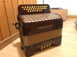 Akkordeon HOHNER NORMA III mit Koffer guter Zustand