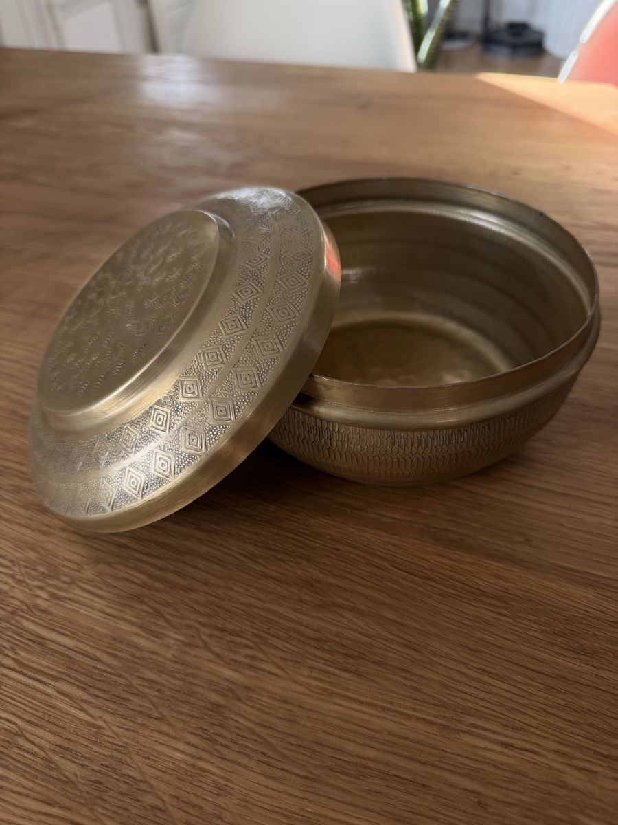Contenitori & Simili: Messingdose mit Deckel – Usato da Zürich venduto da lauryy