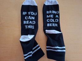 Lustige Socken "Bring mir ein Bier" - Neu und witzig!