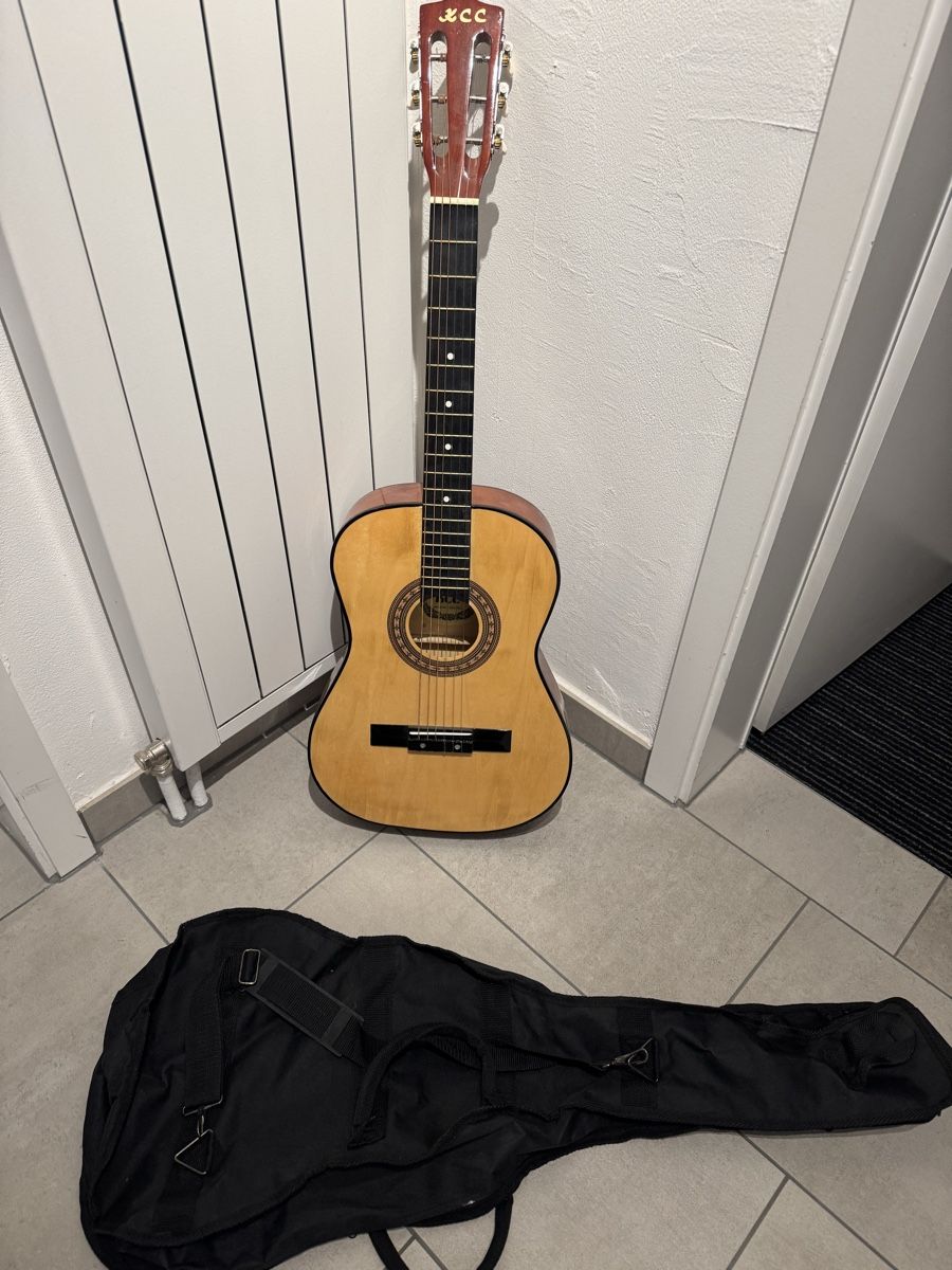 Strumenti musicali: Kindergitarre mit Tragtasche neu – Nuovo e nell'imballaggio originale da Oberuzwil venduto da gab_fd8j