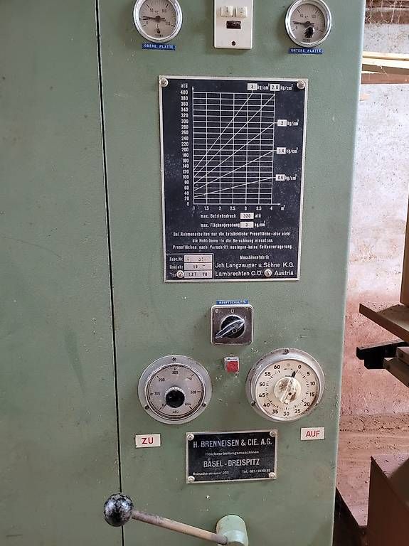 Tutte le macchine: Furnierpresse – Usato da Lachen SZ venduto da Shurupi