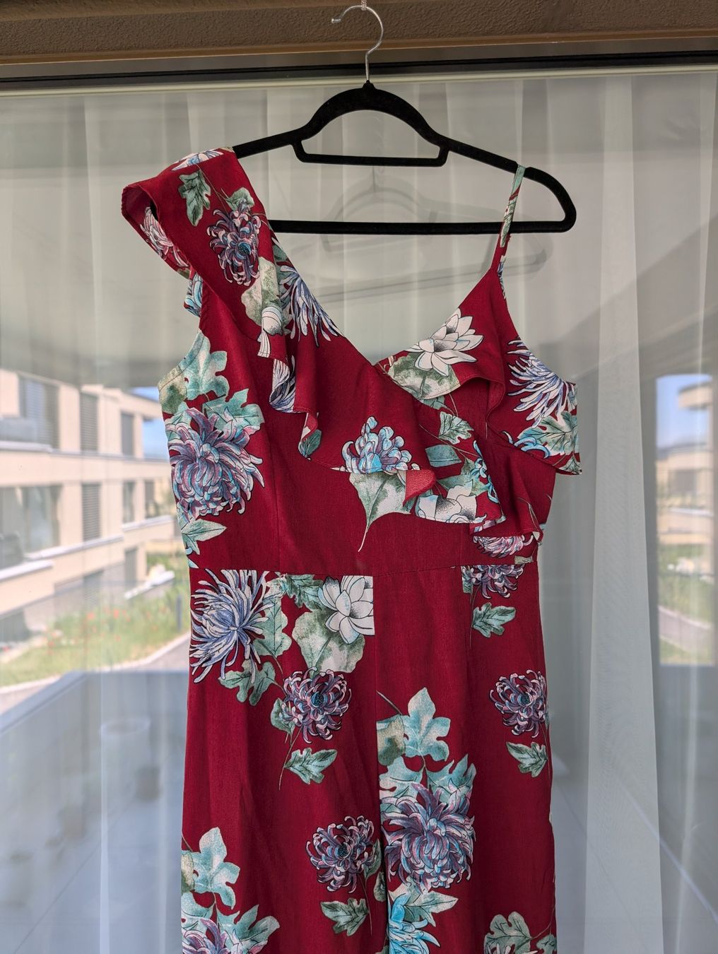 Tute: Sommerlicher Jumpsuit mit Blumenmuster, Grösse L – Usato da Birmensdorf ZH venduto da Nebuliane 1
