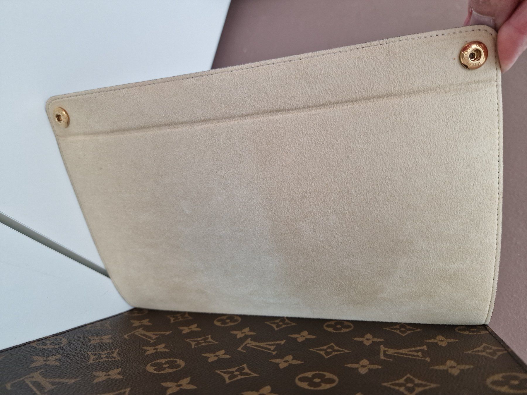 Louis Vuitton Covers & Borse: Louis Vuitton Tablet Schutzhülle – Usato da Münchenstein venduto da strolch001 9