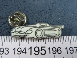 BMW PROTOTYP AUTO PIN WEISS ENAMEL AUTO PIN 32mm