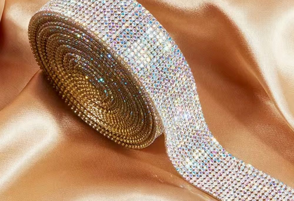 Deko Strass Band selbstklebend 1m (Gebraucht) in Bern für CHF 7 – mit ...