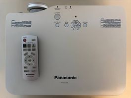 Beamer Panasonic PT-AX100E
