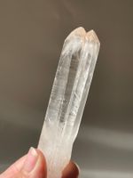 Bergkristall-Zwilling aus Brasilien  | Mineralien Stufe