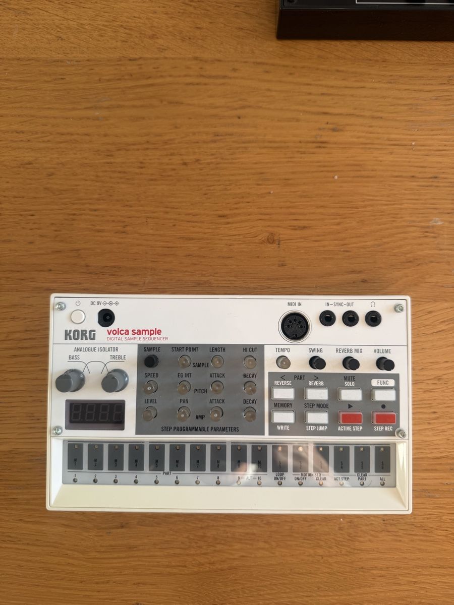 Instruments de musique: Volca Sample  – D'occasion à La Sagne VD par and_r96f
