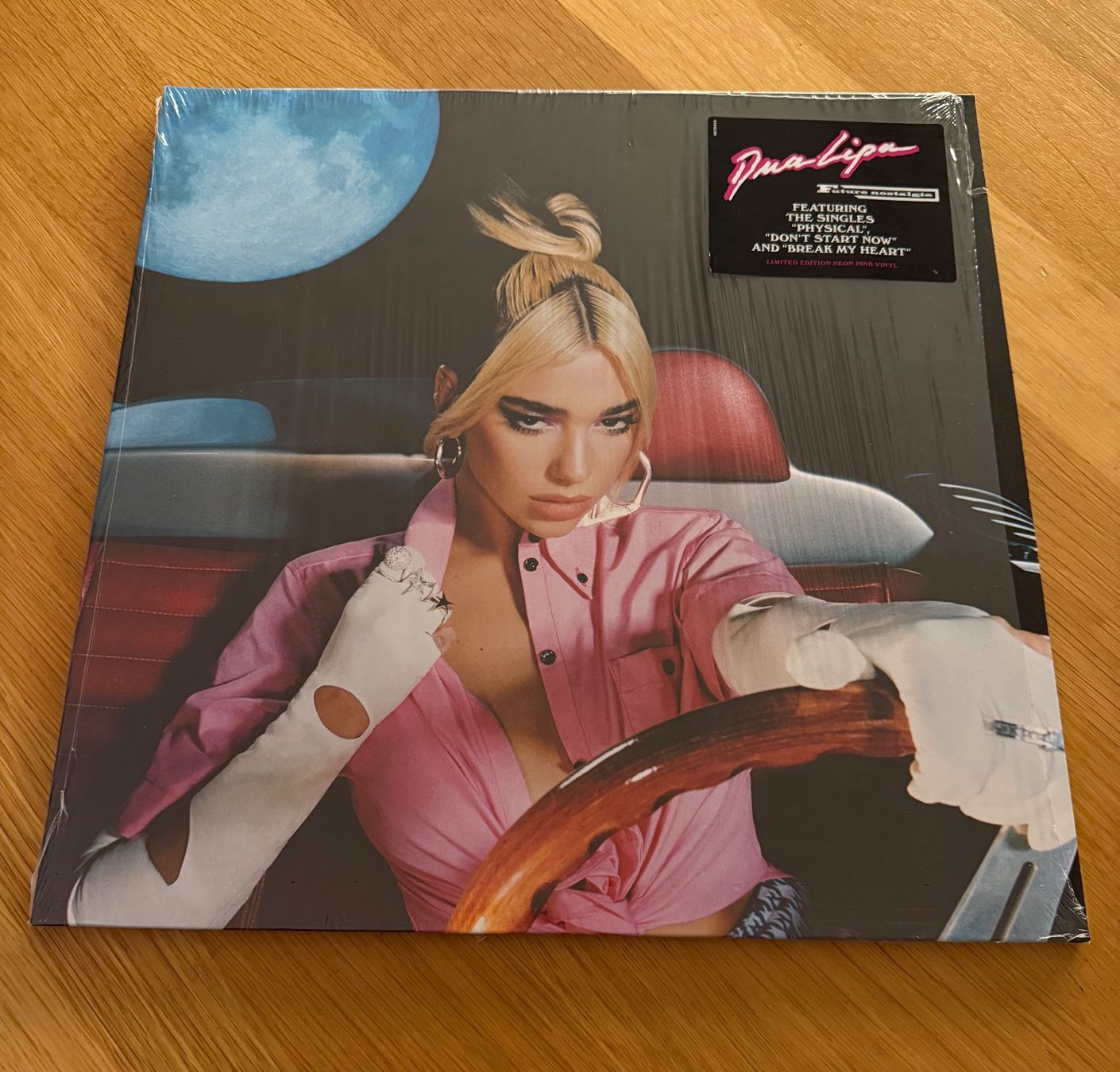 Dischi in vinile: Dua Lipa Future Nostalgia Neon Pink Vinyl LP – Nuovo (secondo la descrizione) da Basel venduto da Rouge.