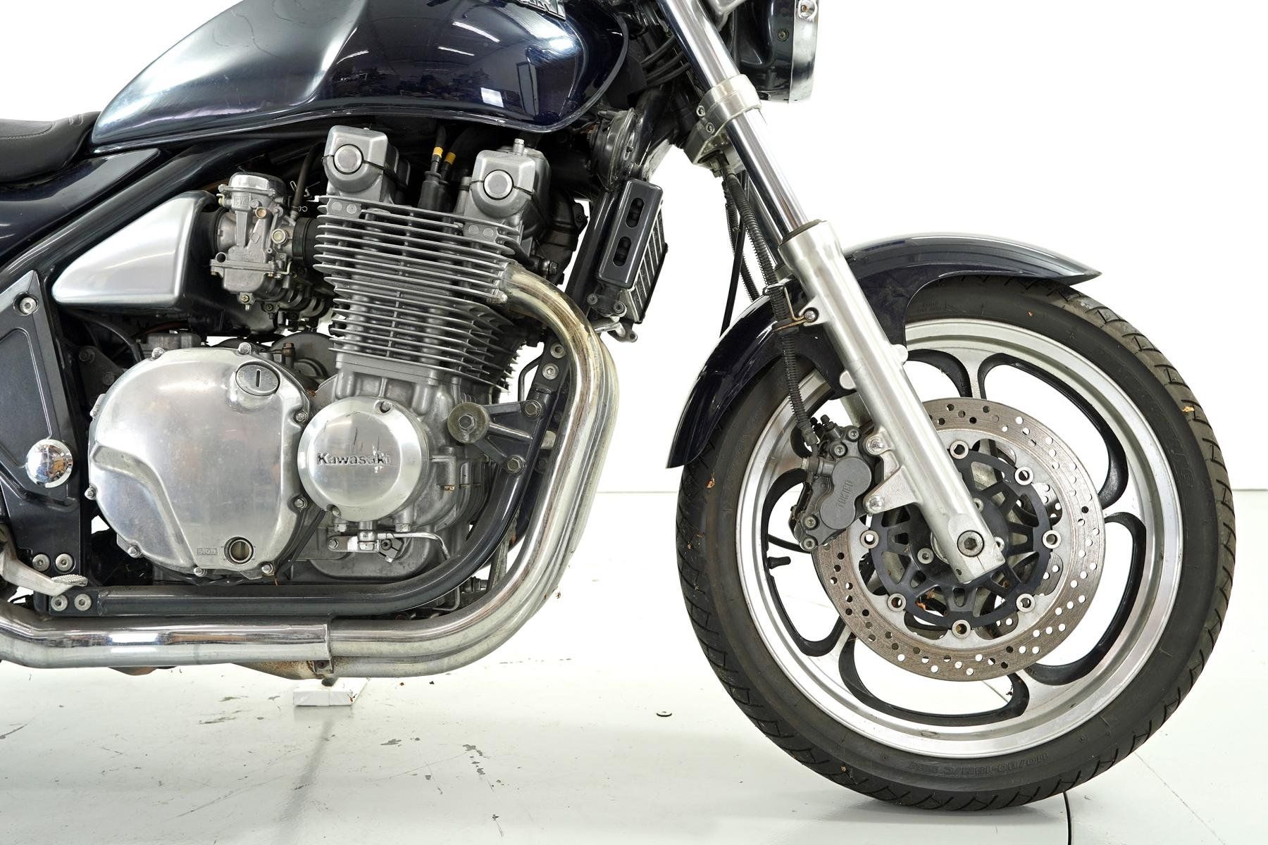 Kawasaki Strasse: Kawasaki Zephyr 1100 – Gebraucht aus Winterthur von MCW 4