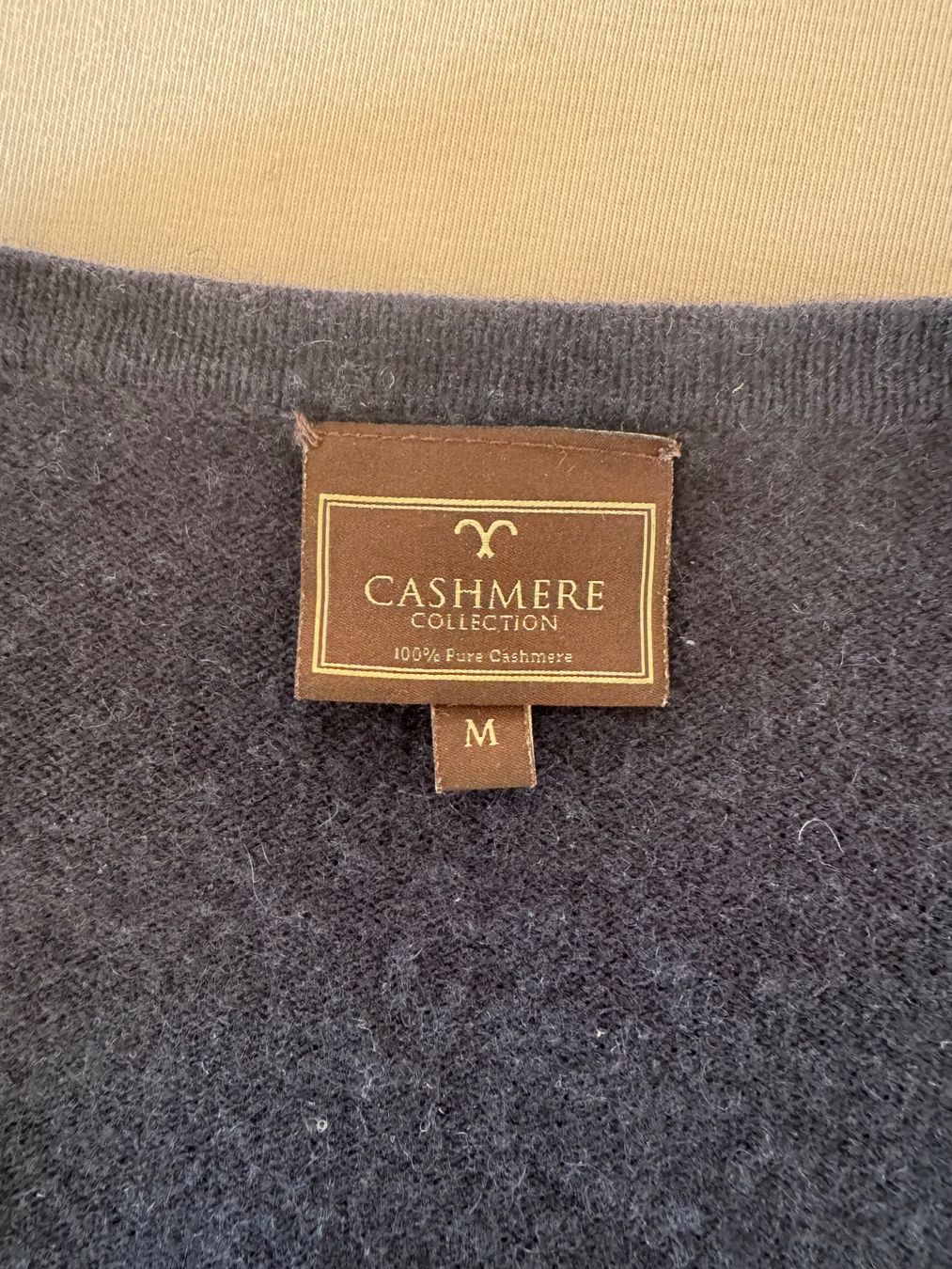 Pulls & Sweat-shirts: 100% Kaschmirpullover (Cardigan) Dunkelblau – D'occasion à Kilchberg ZH par sahoss 3