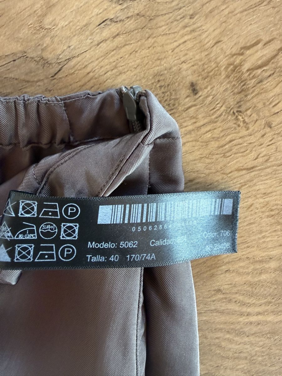 Massimo Dutti Pantaloni: Massimo Dutti Satinhose braun 40 – Usato da Davos Dorf venduto da tati015 4
