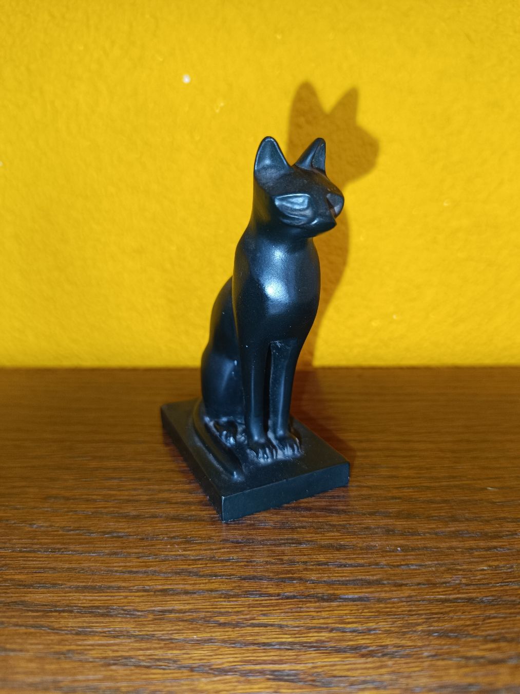 Sculture & Statue: Holzskulptur Katze 20x6.5x4 cm – Usato da Biberist venduto da Belzebu
