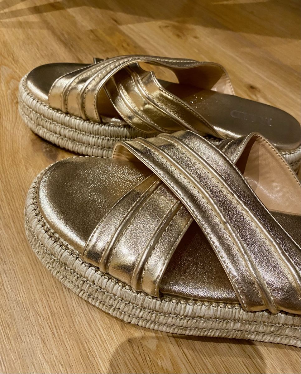 Scarpe da donna: Sandalen Damen Gold Grösse 37 – Usato da Gerzensee venduto da mil_792n 1
