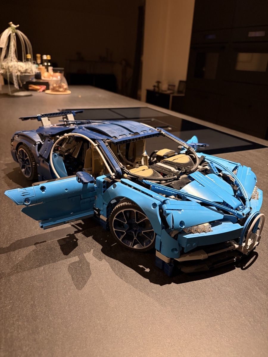 Lego Spielzeuge: Bugatti Chiron Lego Technic(Anleitung dabei) – Gebraucht aus Derendingen von gia_g6fl 6