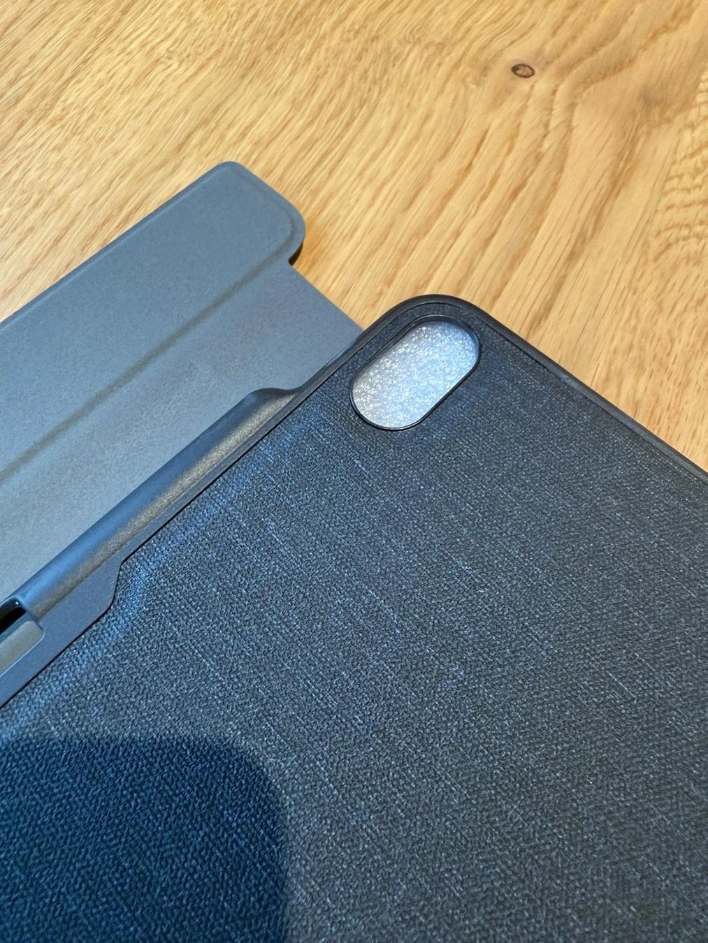 Apple Covers & Borse: QDOS Muse - IPad Air 10.9 (2020) – Nuovo e nell'imballaggio originale da Emmenbrücke venduto da natelo 5