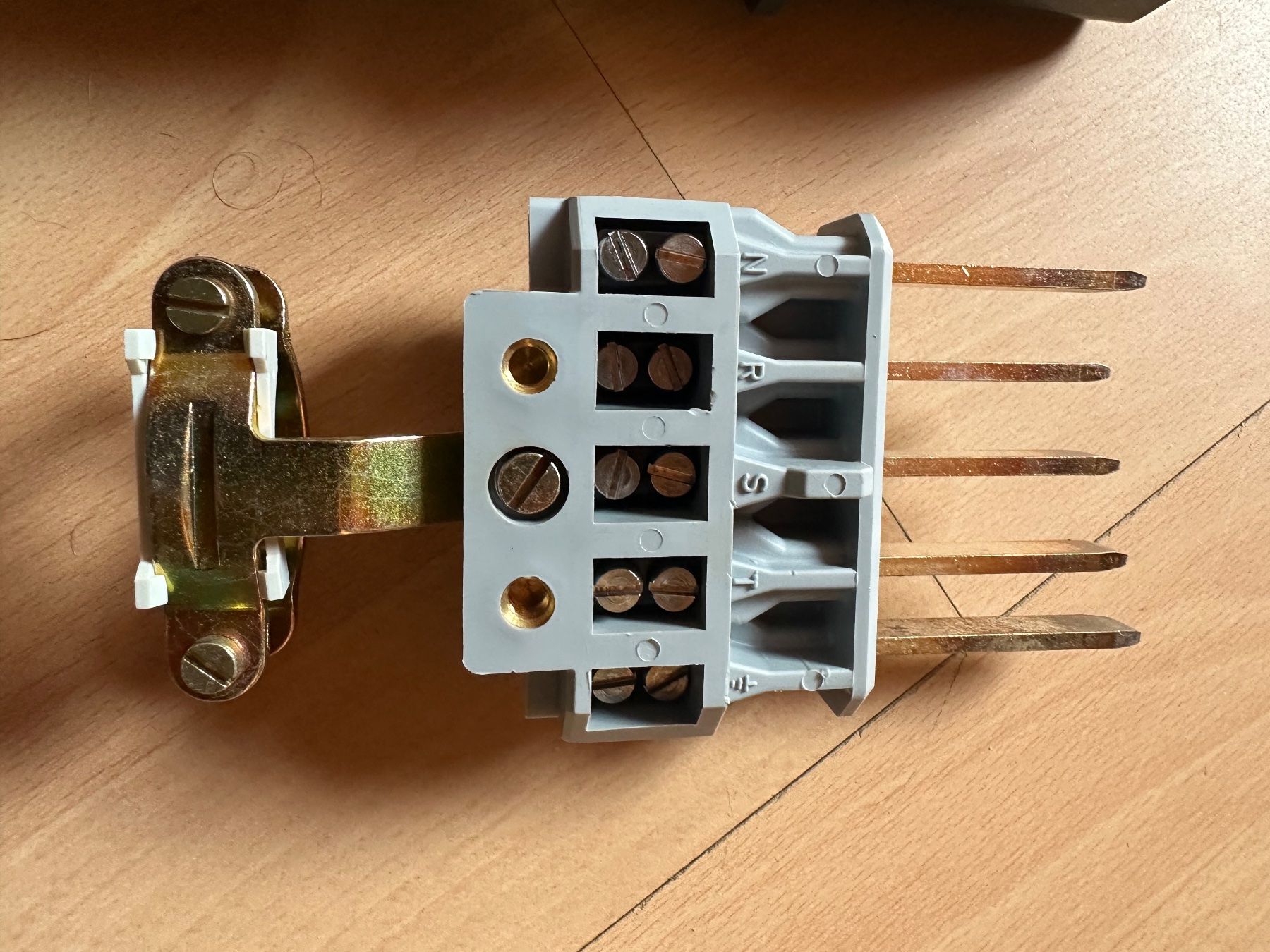 Spine: Stecker J 40 5 Polig CMC NEU – Usato da Huttwil venduto da Bolpa 2