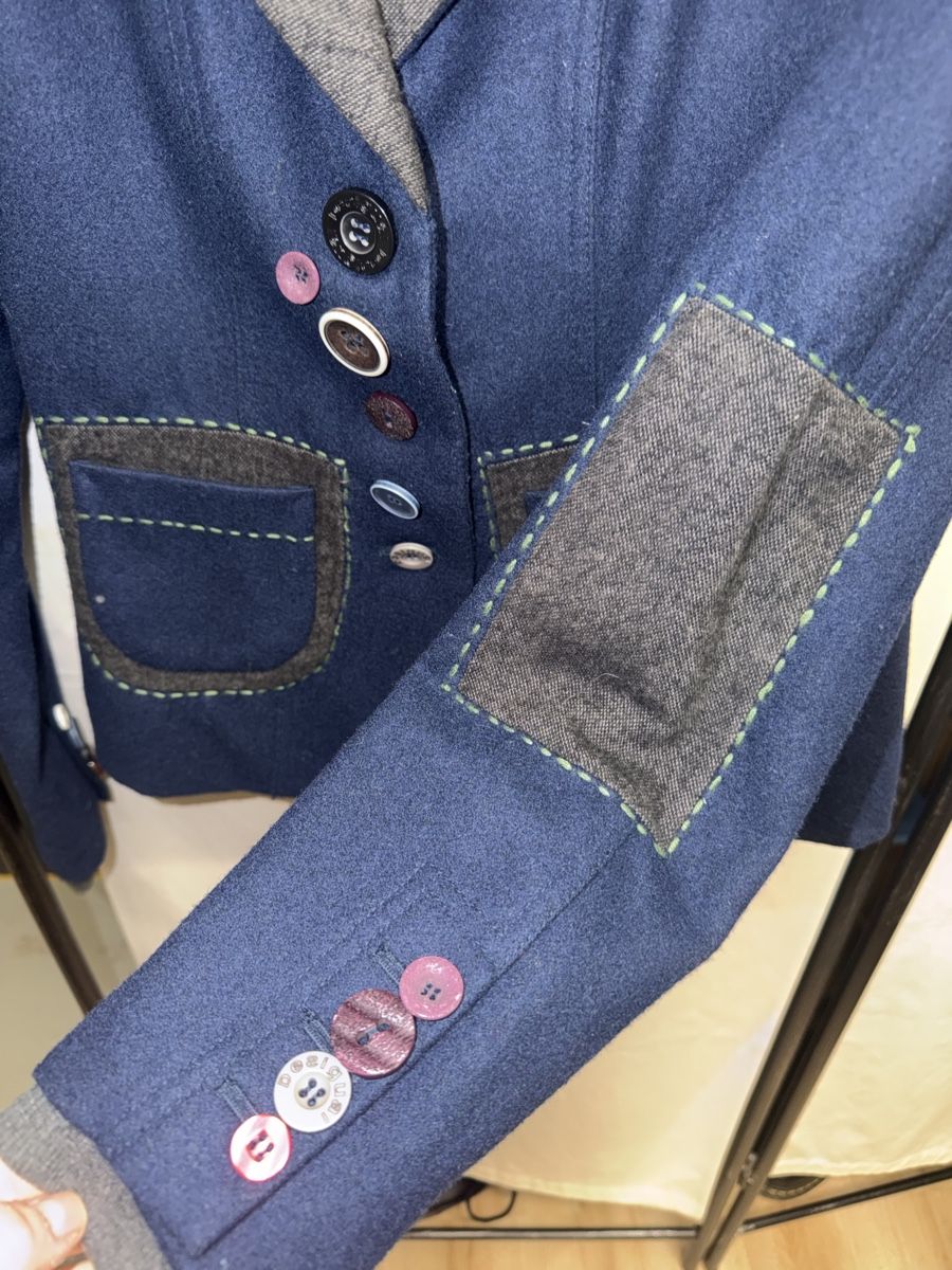 Completi & Tailleur: Desigual Blazer mit bunten Knöpfen – Usato da Hinwil venduto da zu_zuli 3