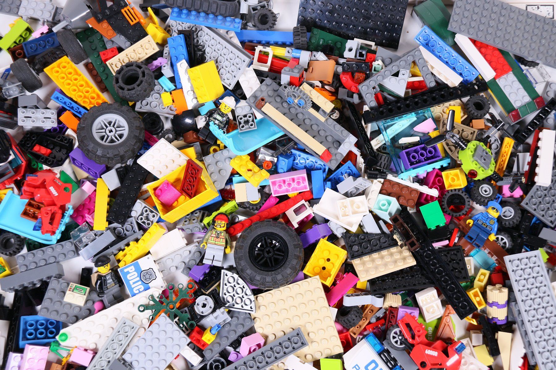 Lego Baukästen: 1.5 kg. Legoteile mit Minifiguren – Gebraucht aus Hettlingen von Scholi99 1