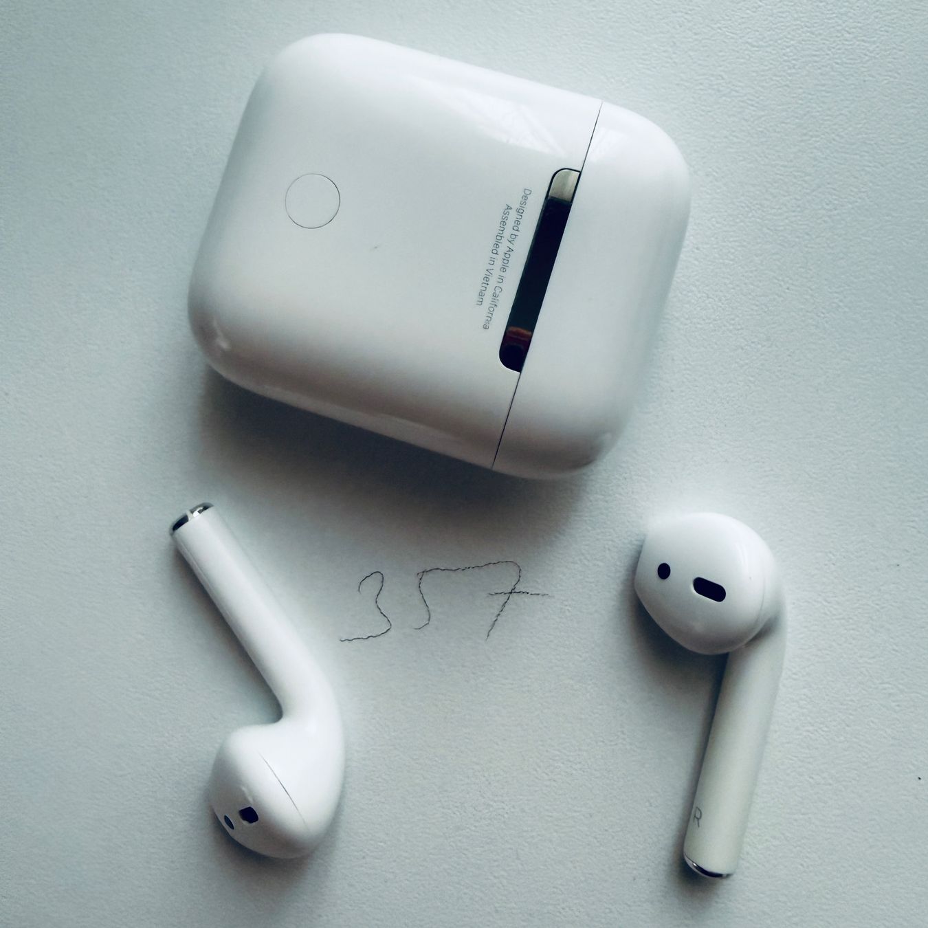 Apple Kopfhörer: Original Apple AirPods 2 Gen. Wireless Kopfhörer & Case – Gebraucht aus Basel von MY.AIRPODS.SHOP 6