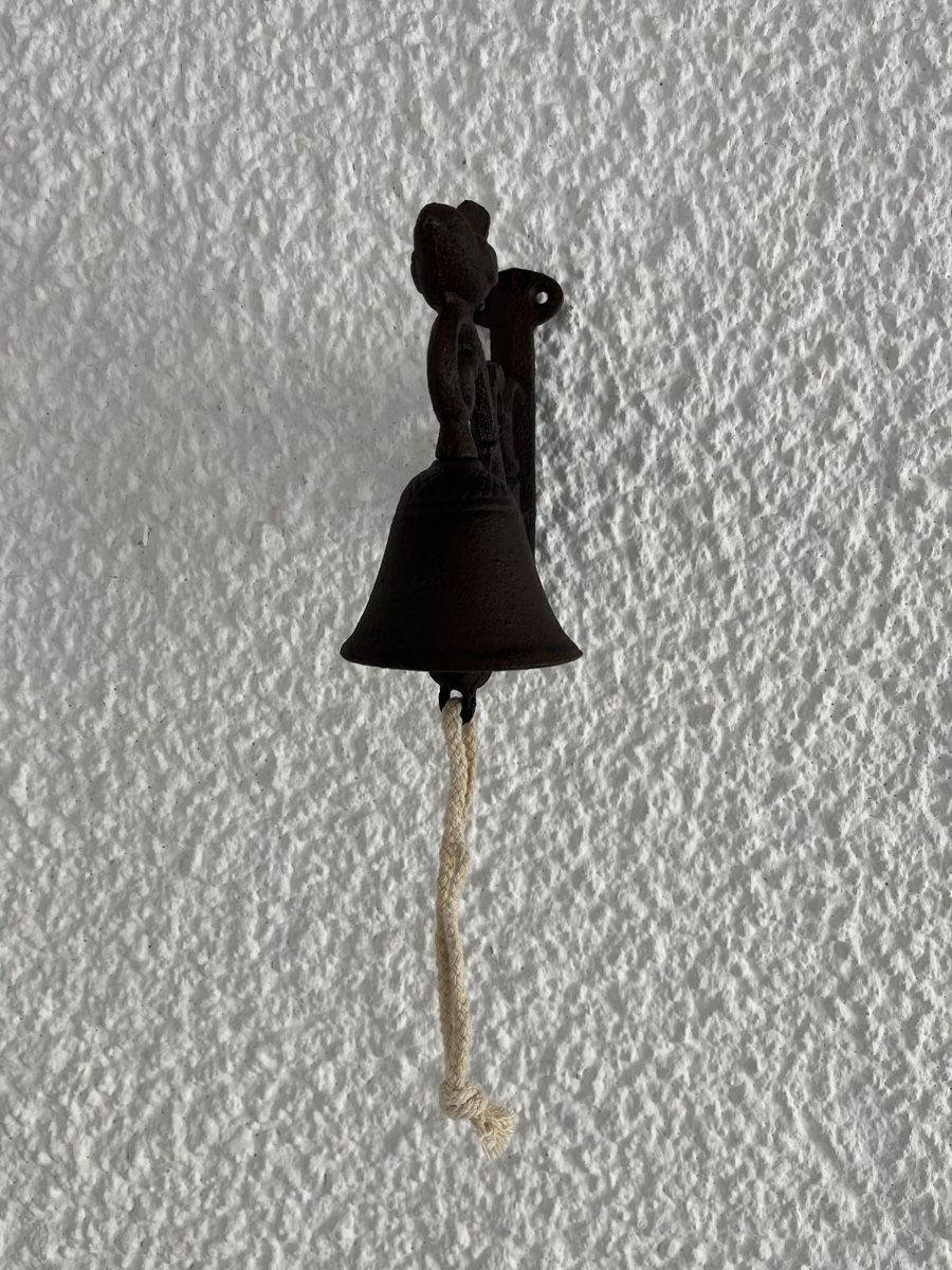 Alle Dekorationen: Wandglocke aus Gusseisen – Gebraucht aus Wetzikon ZH von seli03 2