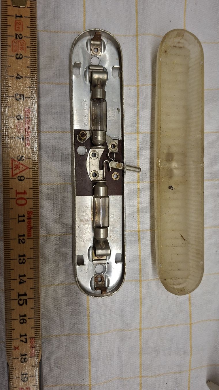 VW Alle Autoersatzteile: VW Innenbeleuchtung alt Original.. – Gebraucht aus Altstätten SG von HG1959 1