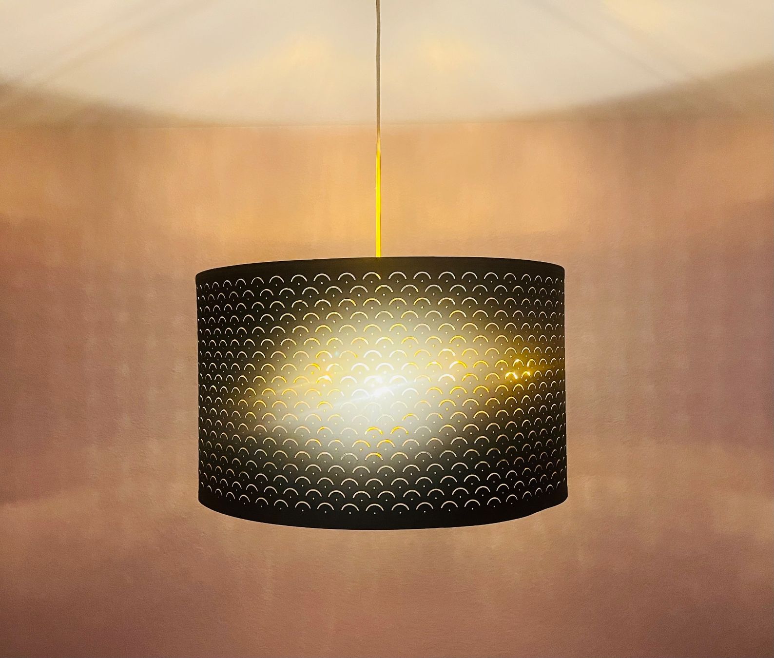 Lampadari & plafoniere: Zimmer / Essraum / Deckenleuchte / Lampe l – Usato da Solothurn venduto da auktion-schweiz 1