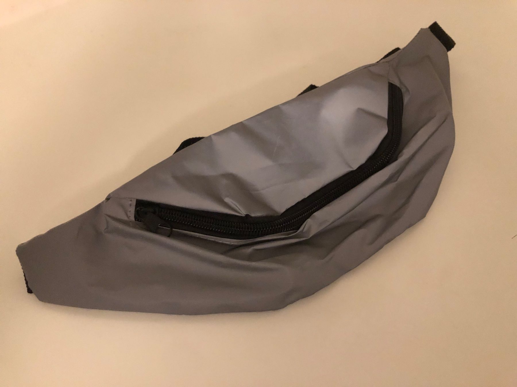 Sacs: Bauchtasche, grau – Neuf avec emballage d'origine à Wettingen par Chnoelleli 1