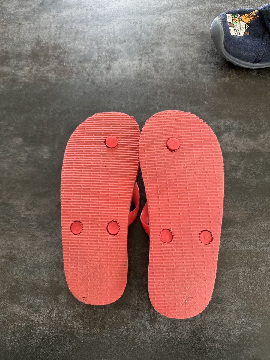 Scarpe da uomo: Tongs d'été taille 30 – Usato da Blonay venduto da Simba1094 1
