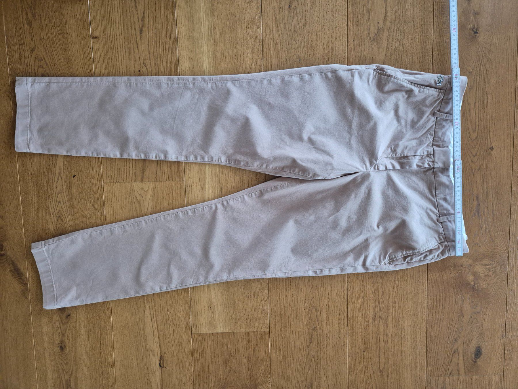 Lacoste Hosen: Lacoste beige Damenhose Gr. 38 – Gebraucht aus Maienfeld von miss_esthi