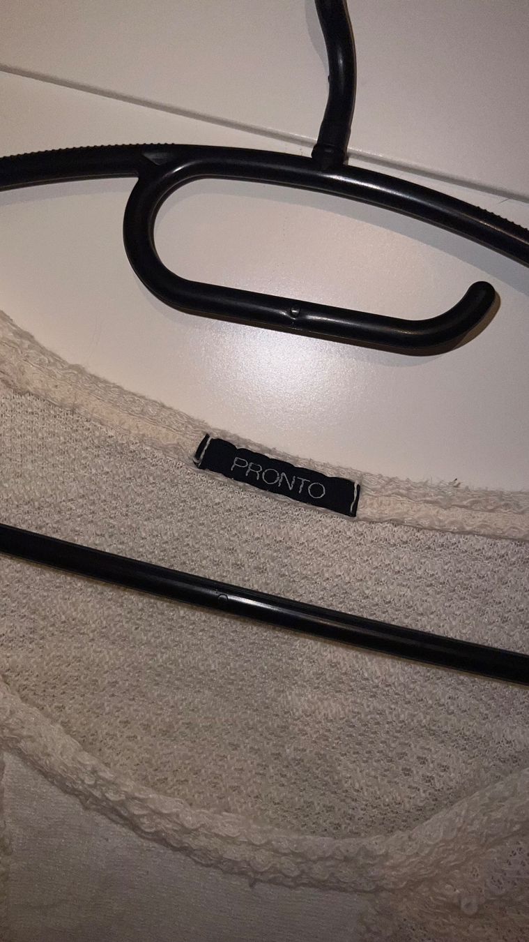 Maglioni & Felpe: • Leichter Pullover • – Usato da Basel venduto da mendoza13 2