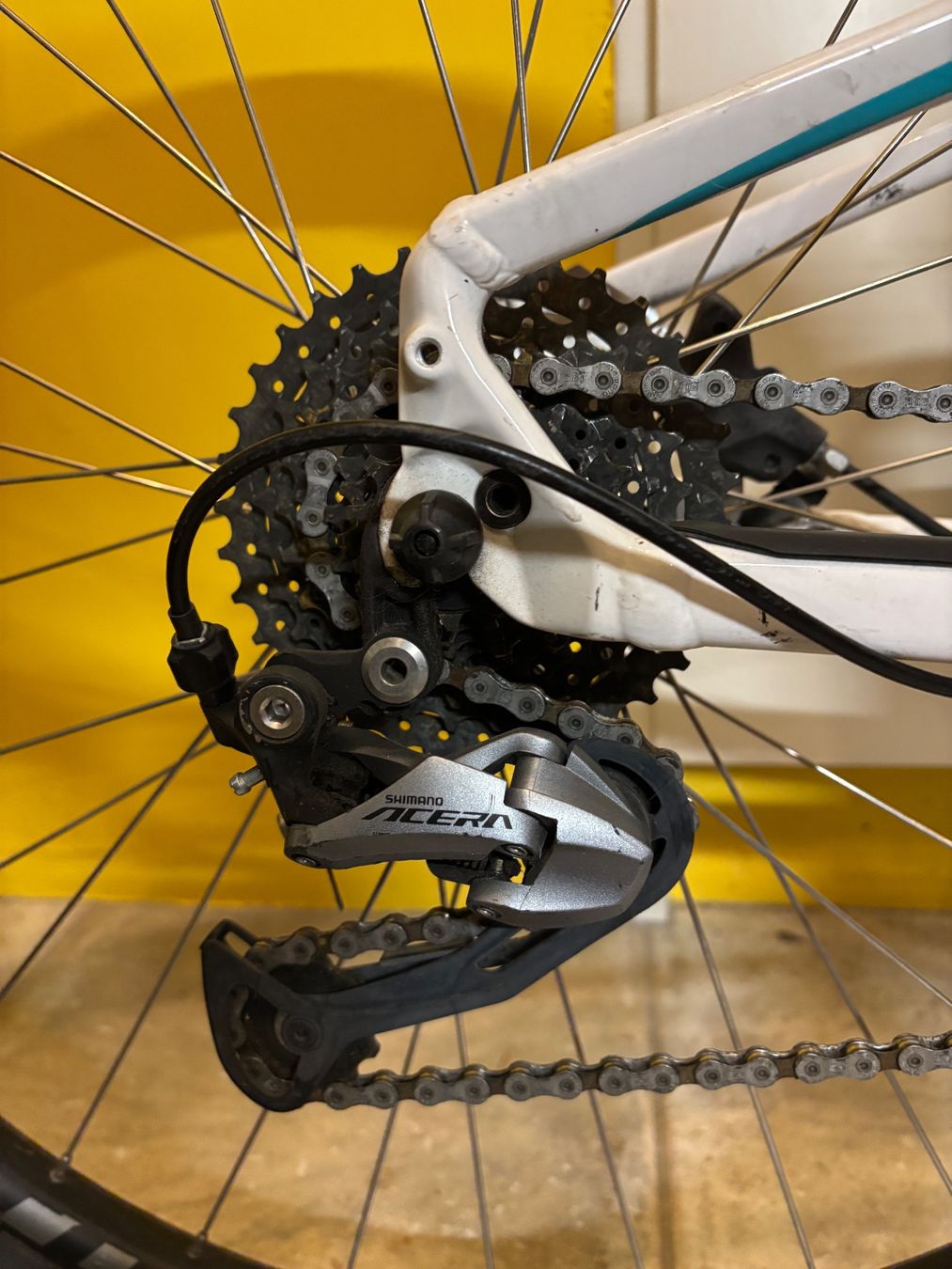 Specialized Velos: Specialized Pitch Comp 27.5 Zoll, in weiss – Gebraucht aus Stäfa von Talaso 3