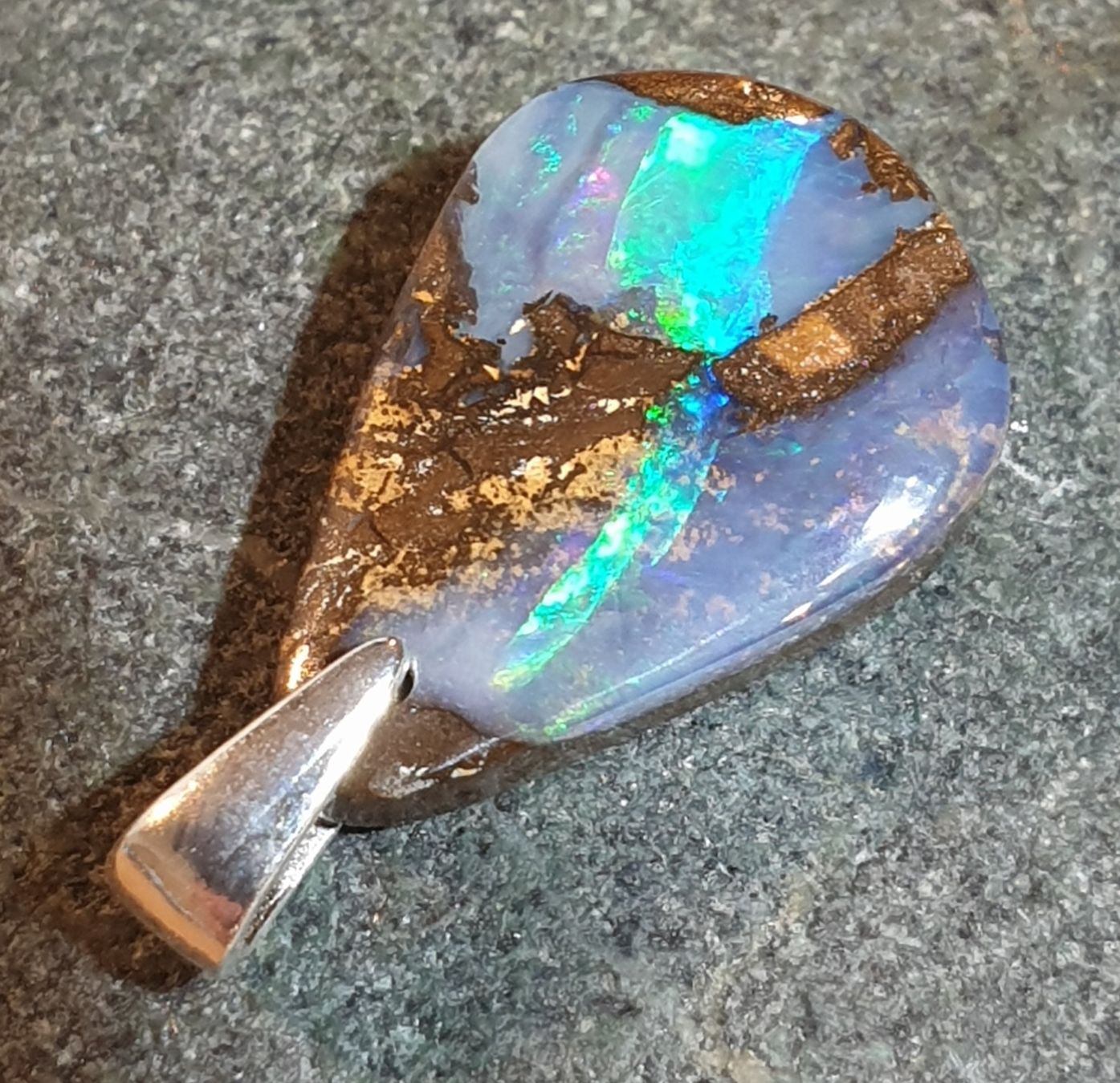 Ciondoli: Anhänger Boulder Opal. – Nuovo (secondo la descrizione) da Niederbüren venduto da Raphael014
